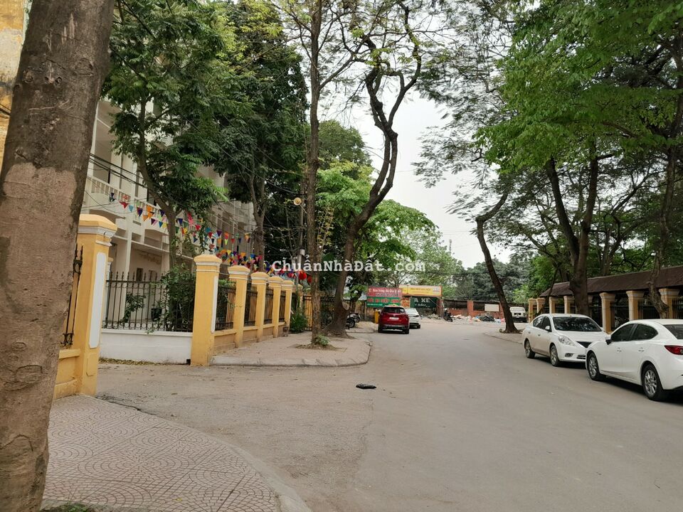 Cần Bán nhà Gia Quất- Thượng Thanh,ngõ thông,nhà mới đẹp ở ngay, 32m2, 5 tầng chỉ 3 tỷ hơn