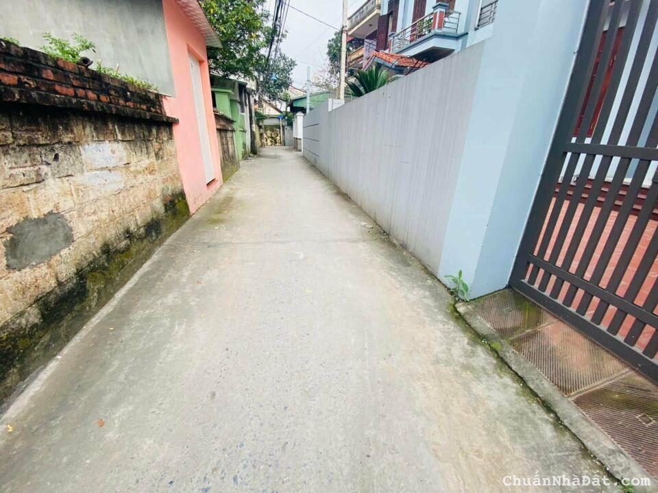 Sốc!Gia Quất- Thượng thanh,chỉ 3 tỷ hơn,47m 4 tầng,nhà đẹp ở ngay sổ đỏ liền tay
