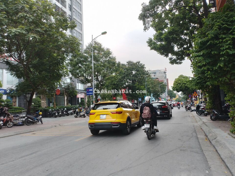 Hiếm!Bán nhà khu Vip Nguyễn Sơn,phân lô,ô tô tránh,2 mặt tiền,3 thoáng,ở hay đầu tư đều tuyệt vời.