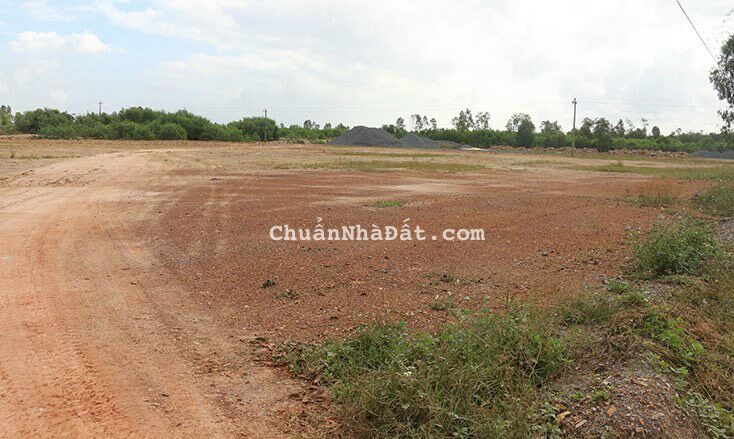 Bán đất sản xuất kinh doanh MT QL14B xã Đại Nghĩa, H. Đại Lộc, 95.000m2, 4 triệu/m2