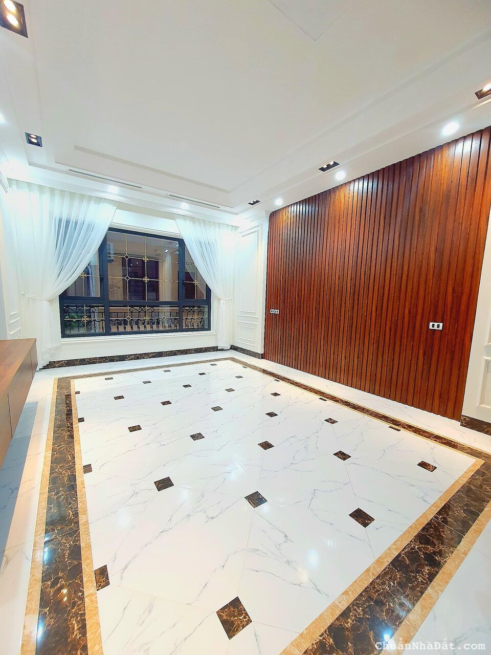 Bán nhà phố Tây Sơn, rất gần ô tô, 167m2, 17 tỷ Bán nhà phố Tây Sơn, rất gần ô tô, 167m2, 17 tỷ