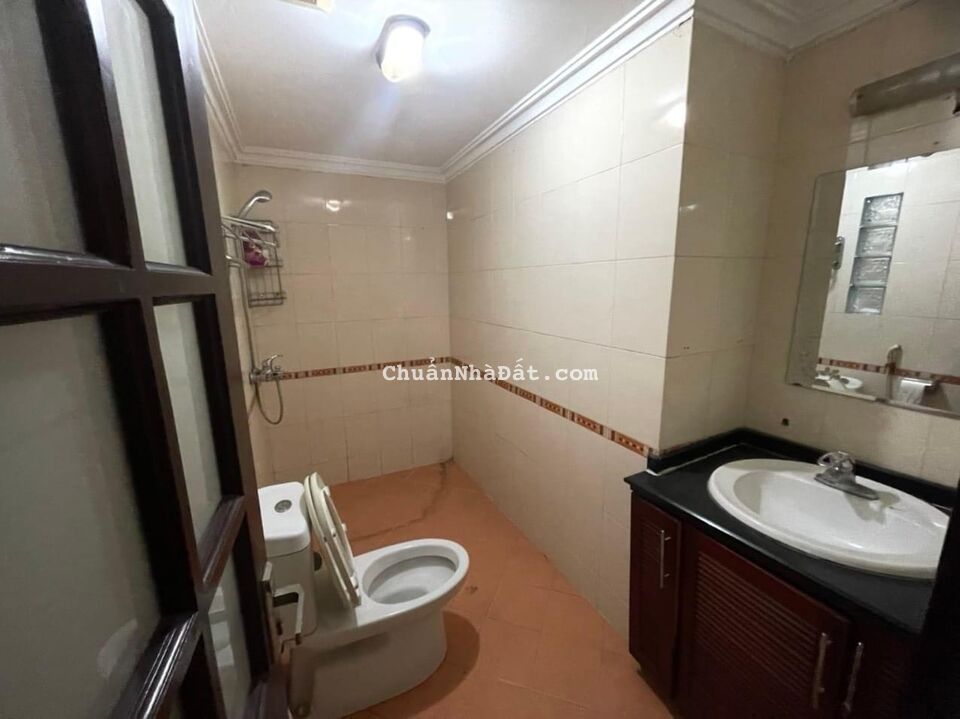 Cực hiếm...Nhà phân lô, vỉa hè, ô tô tránh, kinh doanh 5 tầng ở ngay, MT 5m, Dt 63m2- Giá 11.8 tỷ .