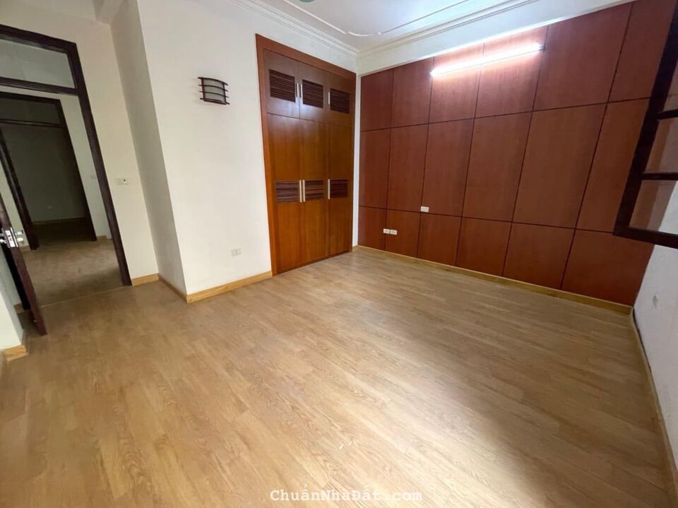 Cực hiếm...Nhà phân lô, vỉa hè, ô tô tránh, kinh doanh 5 tầng ở ngay, MT 5m, Dt 63m2- Giá 11.8 tỷ .