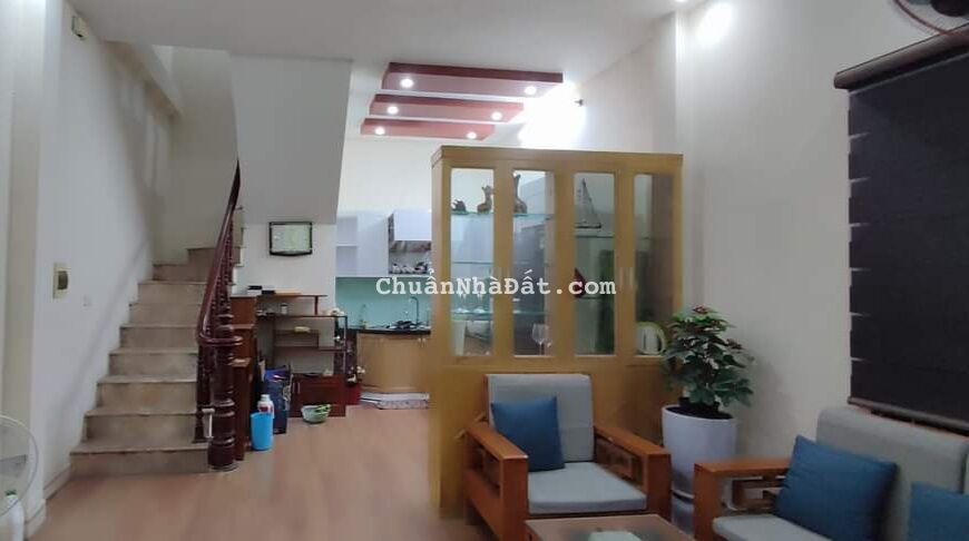 Bán nhà Tân Triều - Thanh Trì Nhà đẹp ở ngay DT rộng 39m2 - 5T - MT 4.3m - Giá  3.7 tỷ. 