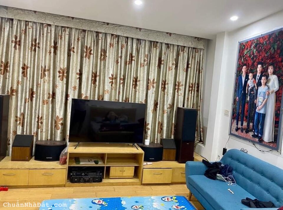 Nhà Giảng Võ - Đống Đa Ô tô Kinh doanh 35m2 x 5 tầng,Mt rộng 6.9m - Giá 6 tỷ.