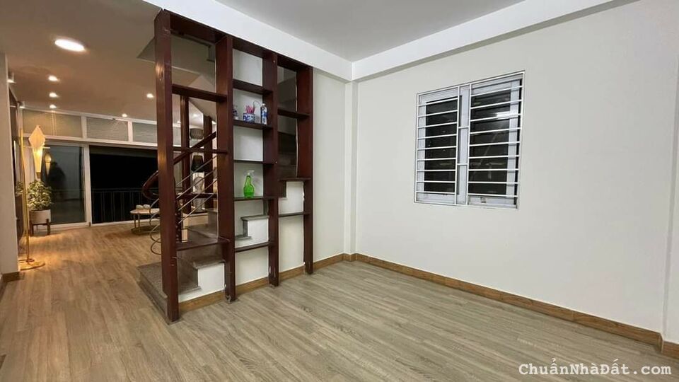 Bán gấp Chiến Thắng 5 tầng ở ngay - phân lô - Ô tô tránh - Kinh doanh DT 35m2 - Giá 6.1 tỷ.(có TL)