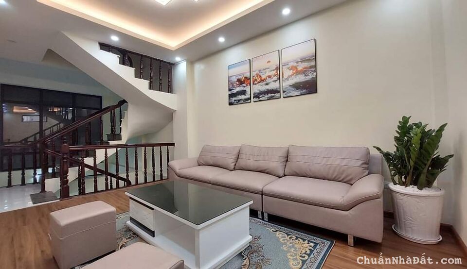 Bán nhà riêng Phố Triều Khúc - Thanh Xuân 35m2,5 tầng,Mt 3.9m -Giá 3.68 tỷ.