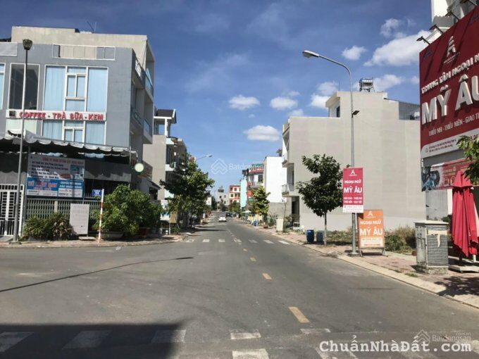 Đất tuyệt đẹp ngay đường Lê Hữu Kiều, Quận 2, DT 110m2, sổ hồng riêng, xây dựng ngay