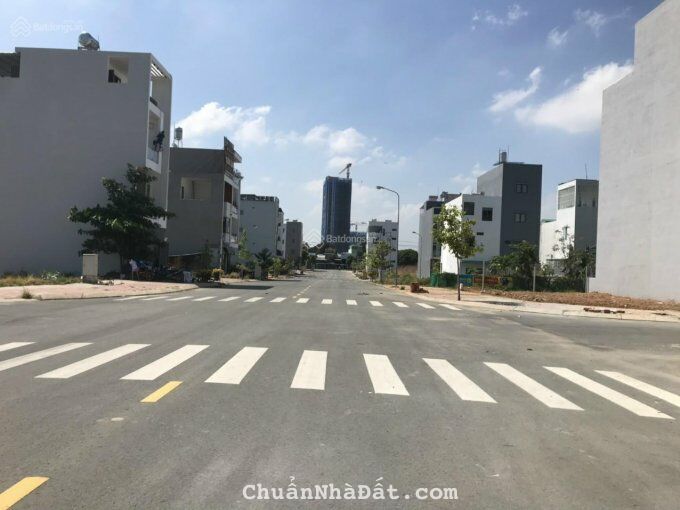 Đất tuyệt đẹp ngay đường Lê Hữu Kiều, Quận 2, DT 110m2, sổ hồng riêng, xây dựng ngay