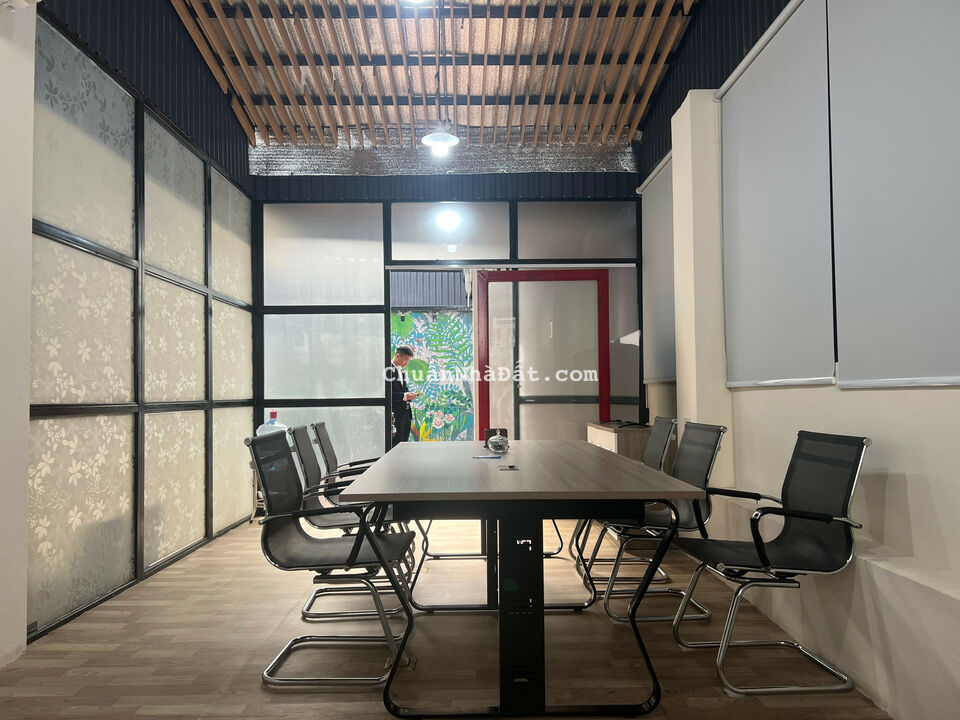 Cho thuê sàn văn phòng diện tích 200m2 mặt đường Trần Cung, quận Cầu Giấy Hà Nội