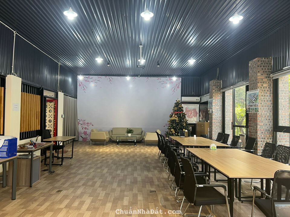 Cho thuê sàn văn phòng diện tích 200m2 mặt đường Trần Cung, quận Cầu Giấy Hà Nội