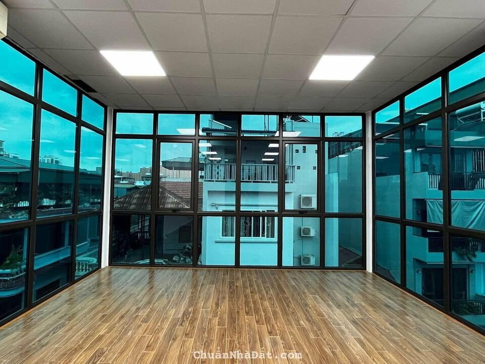 Cho thuê nhà tư đường Hoàng Quốc Việt, quận Cầu Giấy sử dụng làm văn phòng