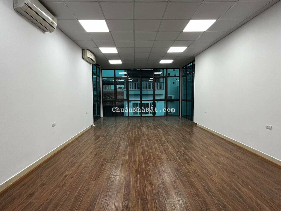 Cho thuê nhà tư đường Hoàng Quốc Việt, quận Cầu Giấy sử dụng làm văn phòng