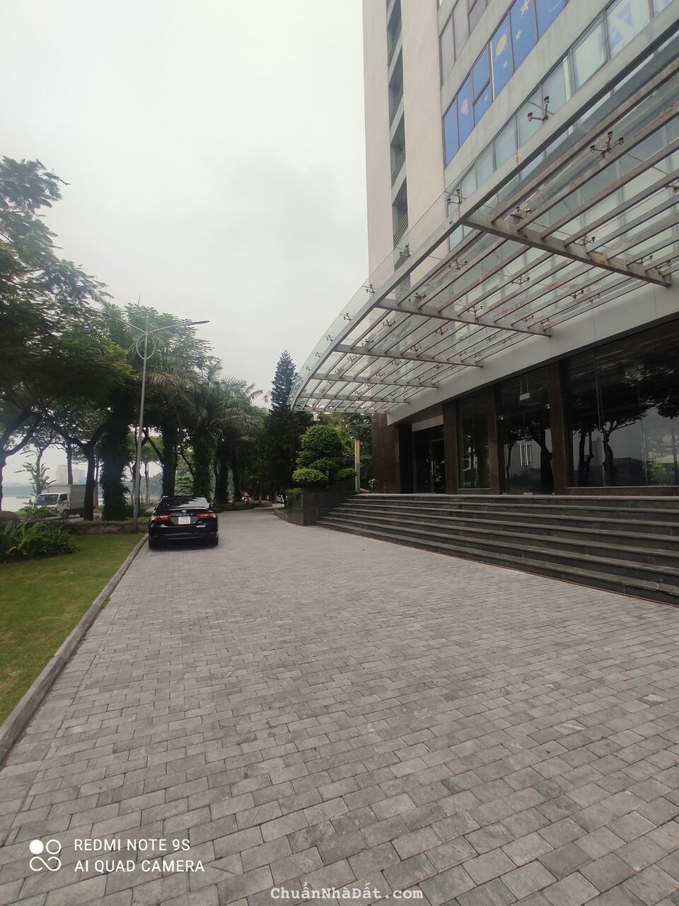 Chủ đầu tư Hudland Tower, Linh Đàm chào thuê sàn văn phòng đầy đủ nội thất, nhận mặt bằng ngay