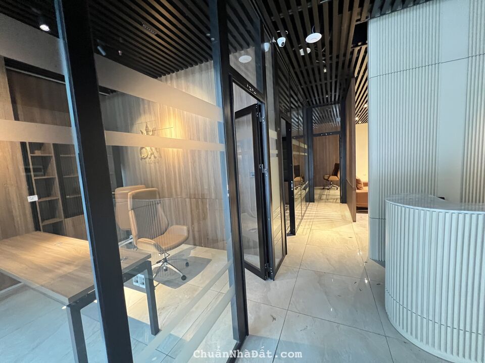 Cho thuê văn phòng, showroom DT 150-450m2 quận Cầu Giấy có sẵn nội thất- AZ Lâm Viên Complex