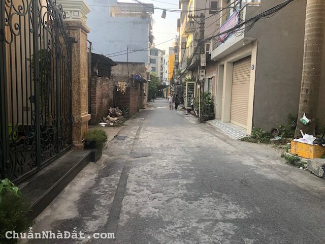 Đất đẹp hiếm giá rẻ ngõ phố Kiêu Kỵ Gia Lâm DT 53m2 . Gía 60 triệu / m2 Đất đẹp hiếm giá rẻ ngõ phố Kiêu Kỵ Gia Lâm DT 53m2 . Gía 60 triệu / m2