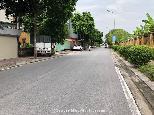 Đất đẹp hiếm đường ô tô tránh nhau ngõ phố Nguyễn Văn Cừ DT 69m2 . Gía 10 tỷ 