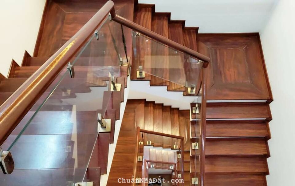 Biệt thự An Vượng Villa gần siêu thị AEON Mall 180m2x4T chỉ 23.9 tỷ. LH 0989.62.6116