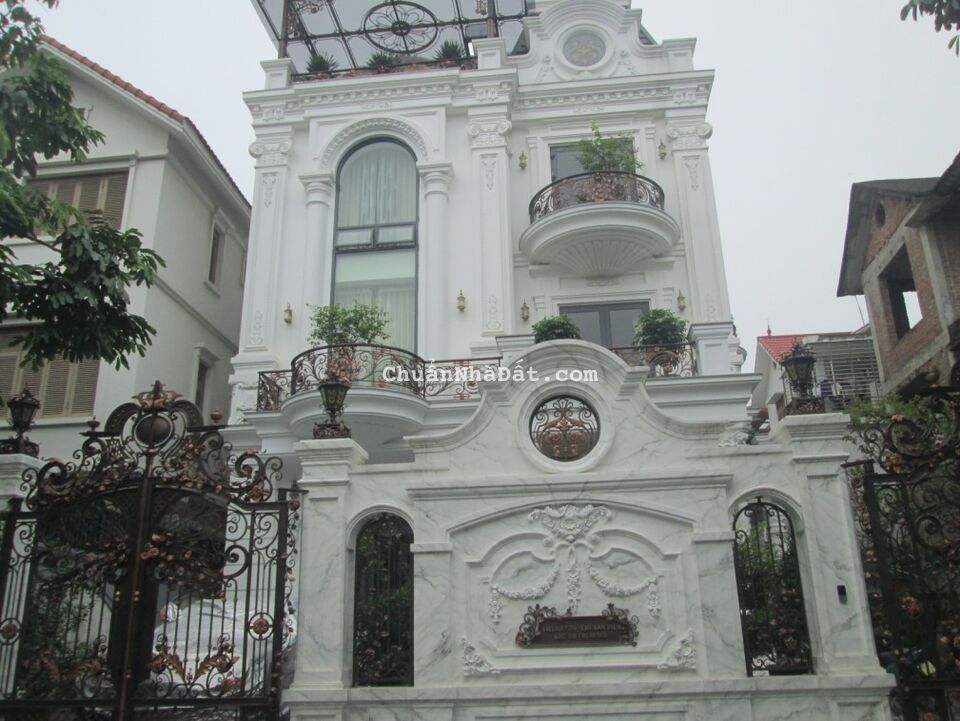 Tôi bán Biệt thự An Vượng Villa cạnh công viên Thiên Văn Học 200m2 chỉ 33.88 tỷ. LH 0989.62.6116