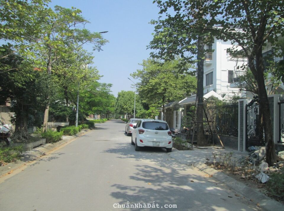 Biệt thự Hoa Phượng BT1 BT13 lô Góc cạnh Vinhomes Thăng Long 310m2x4T chỉ 25.26 tỷ. 0989.62.6116