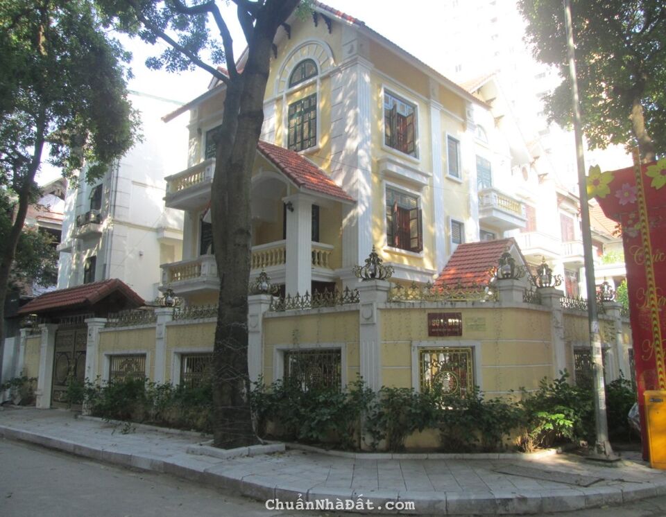 Bán Gấp biệt thự lô Góc view hồ KĐT Vĩnh Hoàng cạnh Louis City 200m2 chỉ 35.9 tỷ. LH 0989.62.6116 Bán Gấp biệt thự lô Góc view hồ KĐT Vĩnh Hoàng cạnh Louis City 200m2 chỉ 35.9 tỷ. LH 0989.62.6116