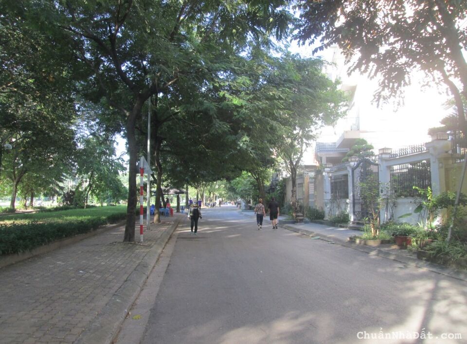 Bán Gấp biệt thự lô Góc view hồ KĐT Vĩnh Hoàng cạnh Louis City 200m2 chỉ 35.9 tỷ. LH 0989.62.6116 Bán Gấp biệt thự lô Góc view hồ KĐT Vĩnh Hoàng cạnh Louis City 200m2 chỉ 35.9 tỷ. LH 0989.62.6116