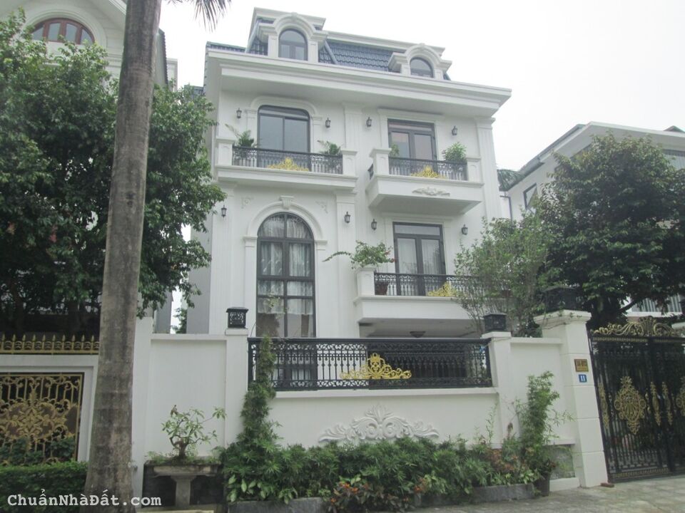 Chuyển lên Tây Hồ bán Gấp biệt thự KĐT Văn Phú cạnh công viên 210m2 chỉ 27.9 tỷ. LH 0989.62.6116