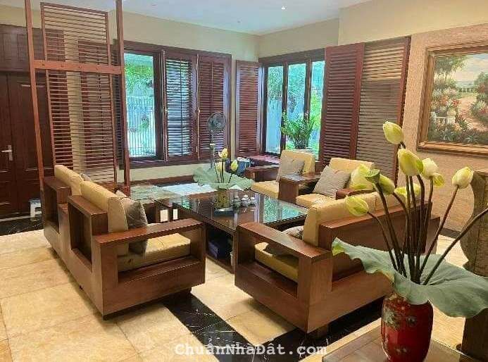 Nợ Bank bán Gấp nhà liền kề TT2 TT3 mặt đường 24m KĐT Văn Phú gần công viên 92m2 chỉ 17.9 tỷ.