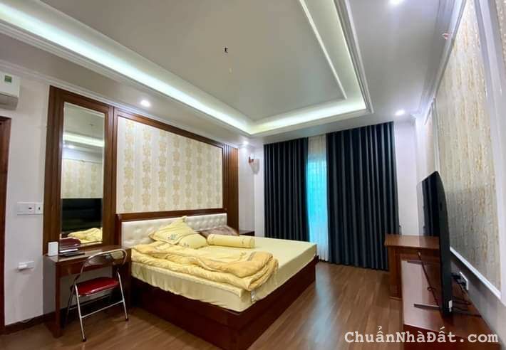 Tôi bán nhà liền kề TT8 TT9 KĐT Văn Quán gần hồ Văn Quán 72m2 chỉ 12.68 tỷ. LH 0989.62.6116