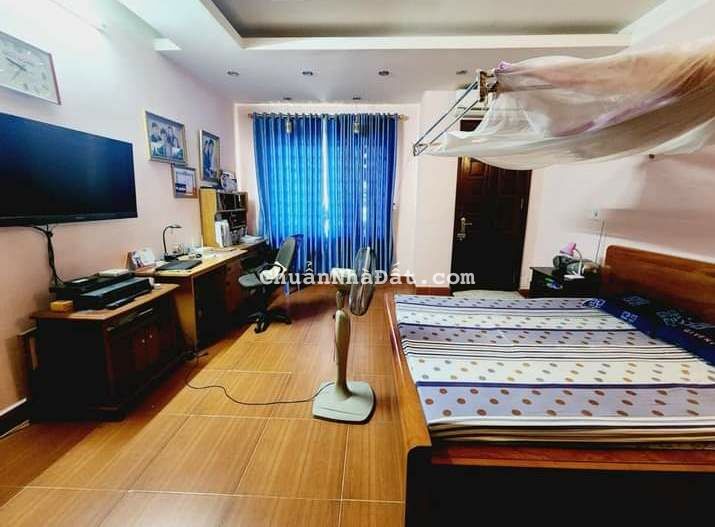 Tôi bán nhà liền kề KĐT Văn Quán gần hồ Văn Quán 80m2 chỉ 13.68 tỷ. LH 0989.62.6116