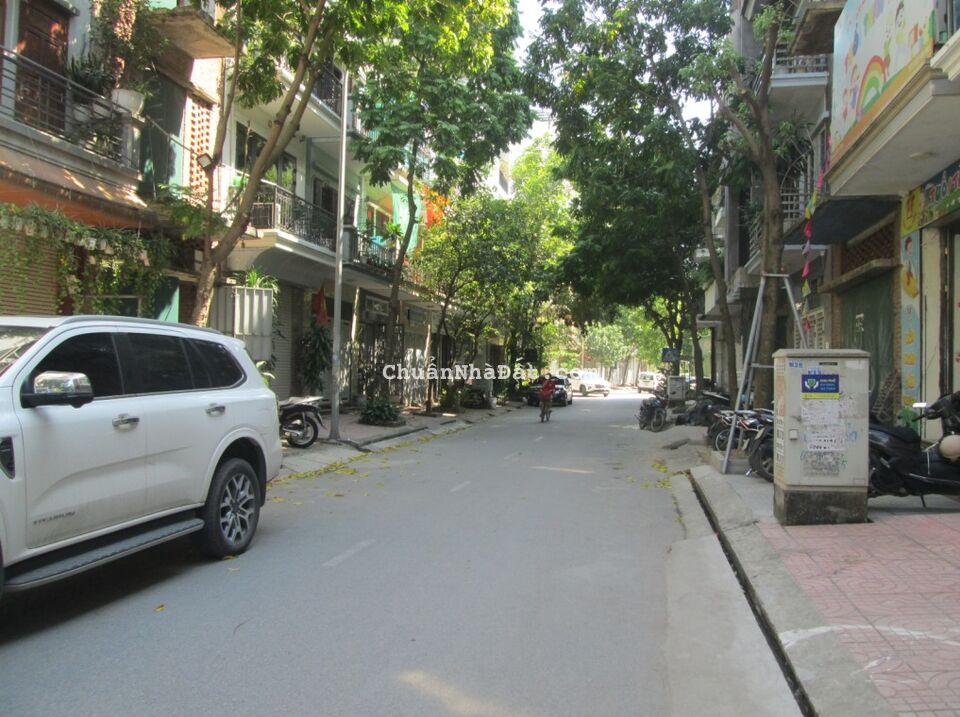 Tôi bán nhà liền kề Tổng cục 5 Tân Triều cạnh Khu đô thị Văn Quán 65m2 chỉ 13.68 tỷ. 0989626116