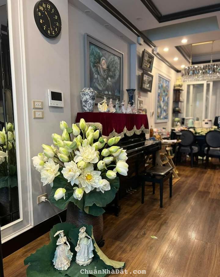 Tôi bán biệt thự 16B Làng việt kiều Châu Âu cạnh công viên 138m2 chỉ 25.9 tỷ. LH 0989.62.6116