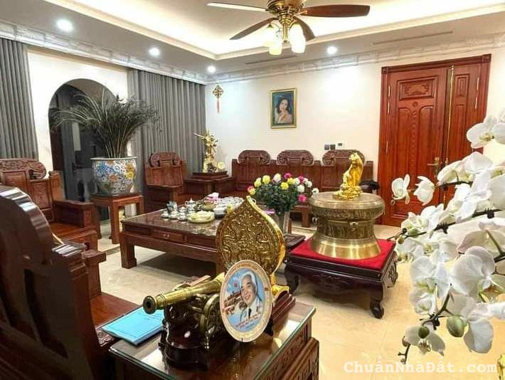 Tôi bán biệt thự 16B Làng việt kiều Châu Âu cạnh công viên 138m2 chỉ 25.9 tỷ. LH 0989.62.6116