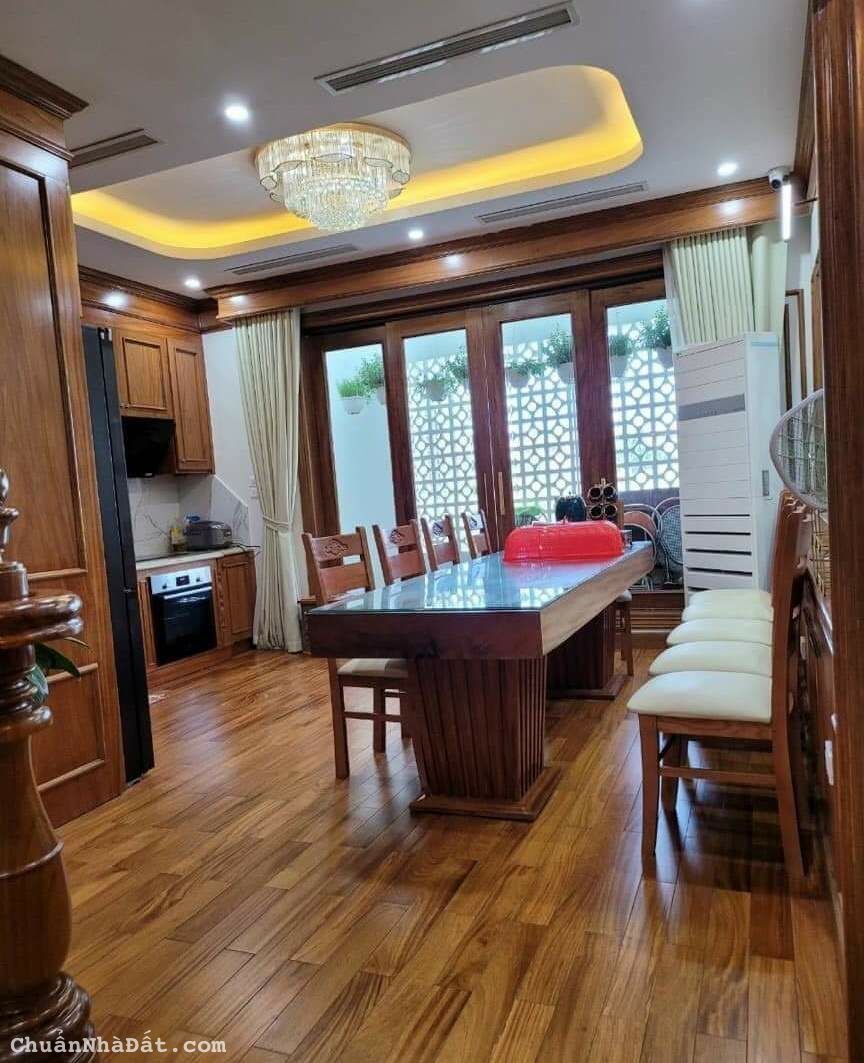 Tôi bán gấp nhà liền kề 6C Làng việt kiều Châu Âu gần siêu thị Coop Mart 90m2 chỉ 16.88 tỷ. 