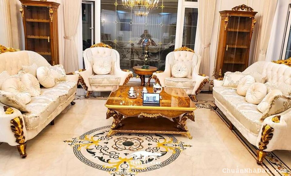 Tôi bán biệt thự 16A Làng việt kiều Châu Âu cạnh công viên 140m2 chỉ 22.68 tỷ. LH 0989.62.6116