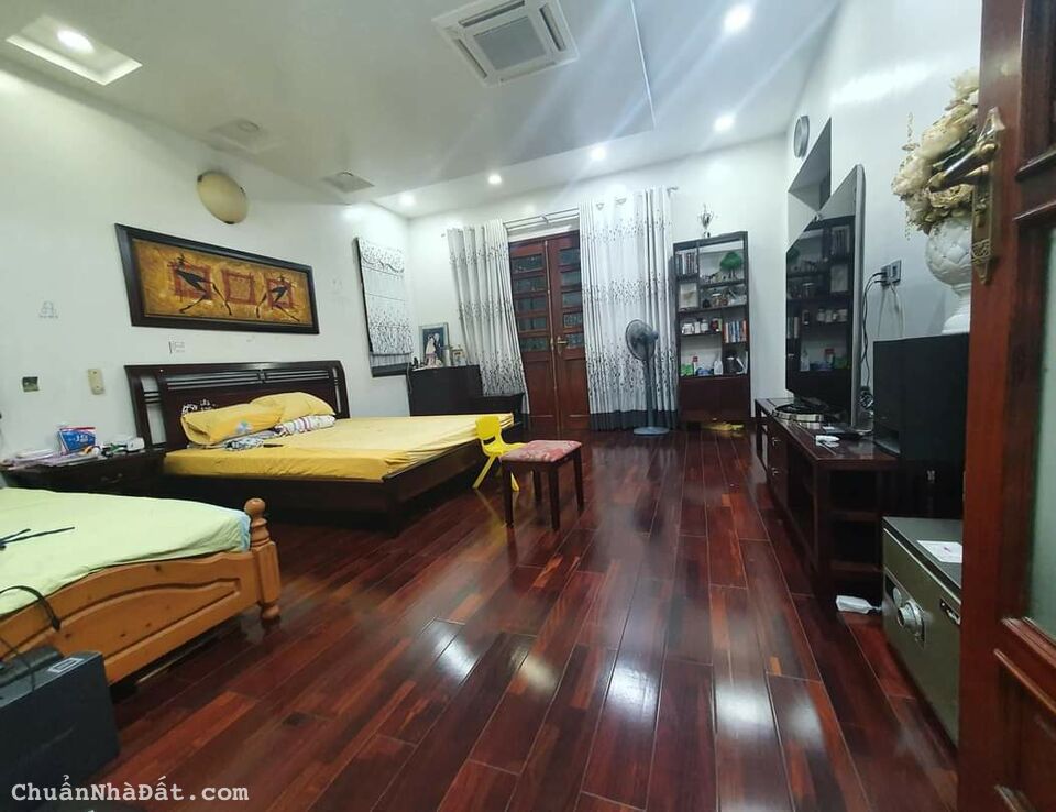 Anh Tiến bán gấp nhà liền kề 6B Làng việt kiều Châu Âu, MT 8m, 96m2 chỉ 13.68 tỷ. Lh 0989.62.6116