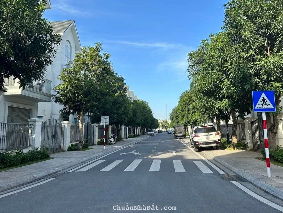 Biệt thự San Hô cạnh Biển Hồ Ngọc Trai KĐT Vinhomes Ocean Park 150m2 chỉ 27.9 tỷ. LH 0989.62.6116