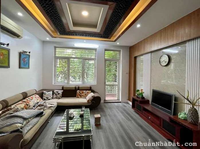 Tôi bán nhà liền kề ngõ 249, 259 Chiến Thắng cạnh KĐT Văn Quán 38m2 chỉ 7.28 tỷ. LH 0989.62.6116