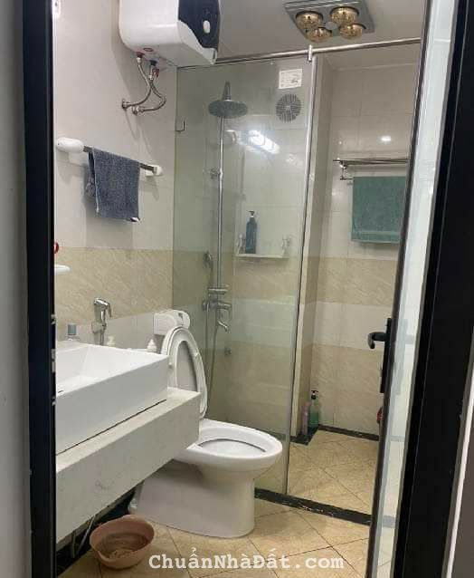 Tôi bán nhà liền kề ngõ 249, 259 Chiến Thắng cạnh KĐT Văn Quán 38m2 chỉ 7.28 tỷ. LH 0989.62.6116