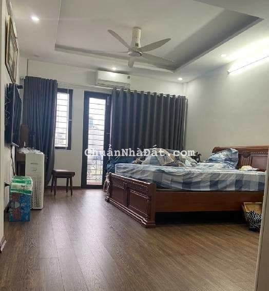 Tôi bán nhà liền kề ngõ 249, 259 Chiến Thắng cạnh KĐT Văn Quán 38m2 chỉ 7.28 tỷ. LH 0989.62.6116