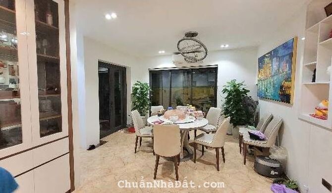 Tôi bán biệt thự KĐT Văn Quán gần hồ Văn Quán 200m2 chỉ 36.8 tỷ. LH 0989.62.6116