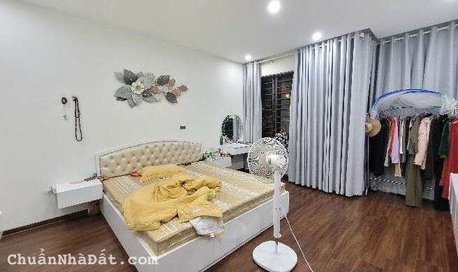 Tôi bán biệt thự KĐT Văn Quán gần hồ Văn Quán 200m2 chỉ 36.8 tỷ. LH 0989.62.6116