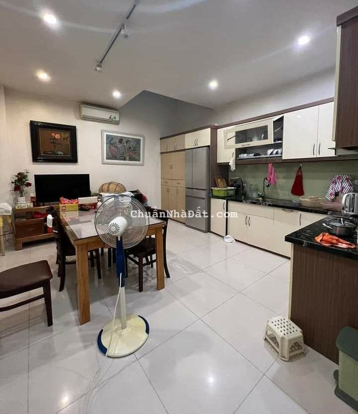 Tôi bán gấp nhà mặt phố cổ Hàng Bạc sầm uất gần phố Hàng Đường 33m2 chỉ 17.9 tỷ. LH 0989.62.6116