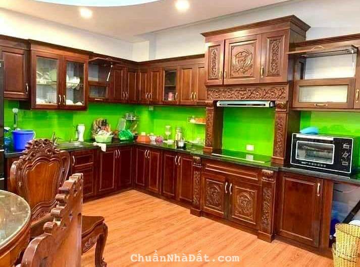 Tôi bán nhà mặt phố Ngọc Trì sầm uất gần siêu thị AEON Mall 92m2 chỉ 21.68 tỷ. LH 0989.62.6116