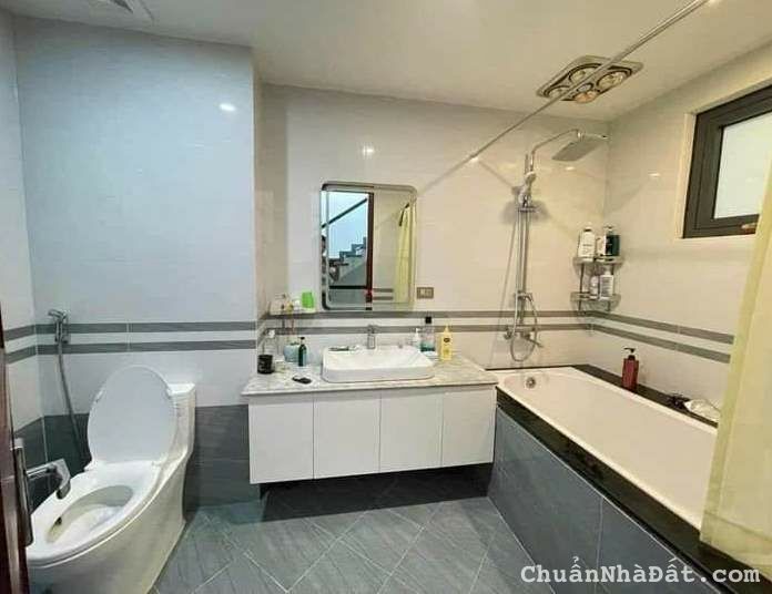 Tôi bán nhà Mặt phố Phùng Hưng sầm uất gần Viện 103, 50m2 chỉ 11.68 tỷ. LH 0989.62.6116