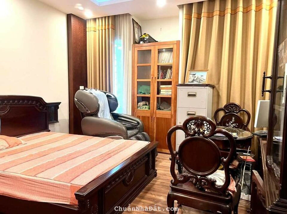 Tôi bán nhà Mặt phố Vạn Phúc sầm uất gần Him Lam Vạn Phúc 56m2 chỉ 14.38 tỷ. LH 0989.62.6116