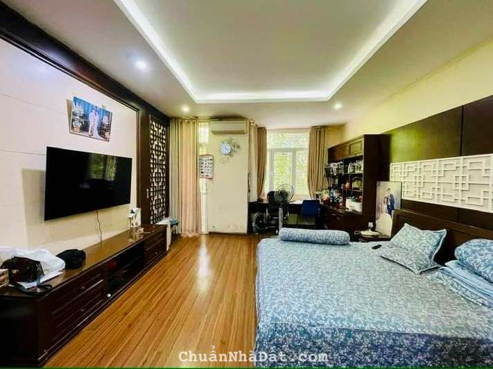 Thua bóng bán gấp nhà mặt phố Ngô Quyền gần KĐT Văn Khê 50m2 chỉ 4.38 tỷ. LH 0989.62.6116