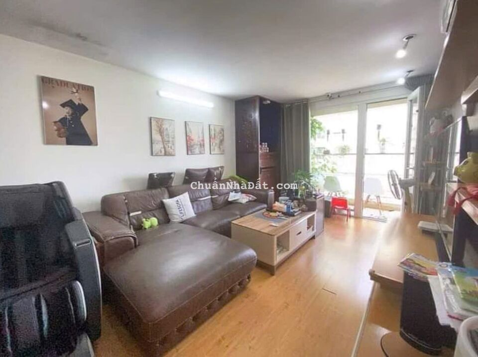 Chạy lụt giá tụt quần! 31m2 mặt phố Trần Phú sầm uất chỉ 3.89 tỷ. LH 0989.62.6116