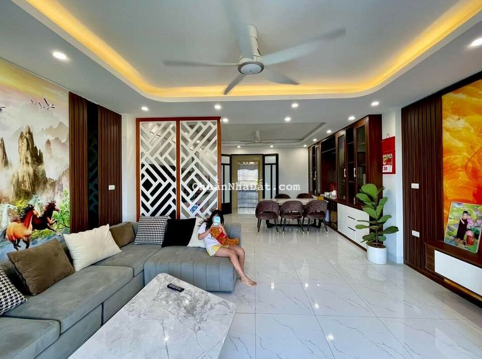 Tôi bán nhà mặt phố Tây Sơn sầm uất gần phố Thái Hà 200m2 chỉ 38.9 tỷ. LH 0989.62.6116