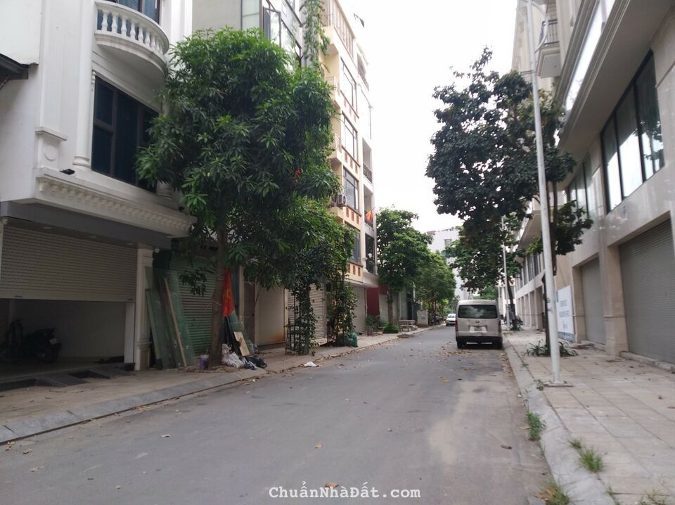 Mảnh đất vàng trong làng chia lô Ô Tô tránh cạnh Him Lam Vạn Phúc, MT 13m, 115m2 chỉ 18.58 tỷ.